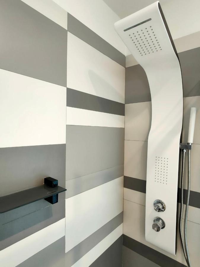 Seafront Suites Барі Екстер'єр фото