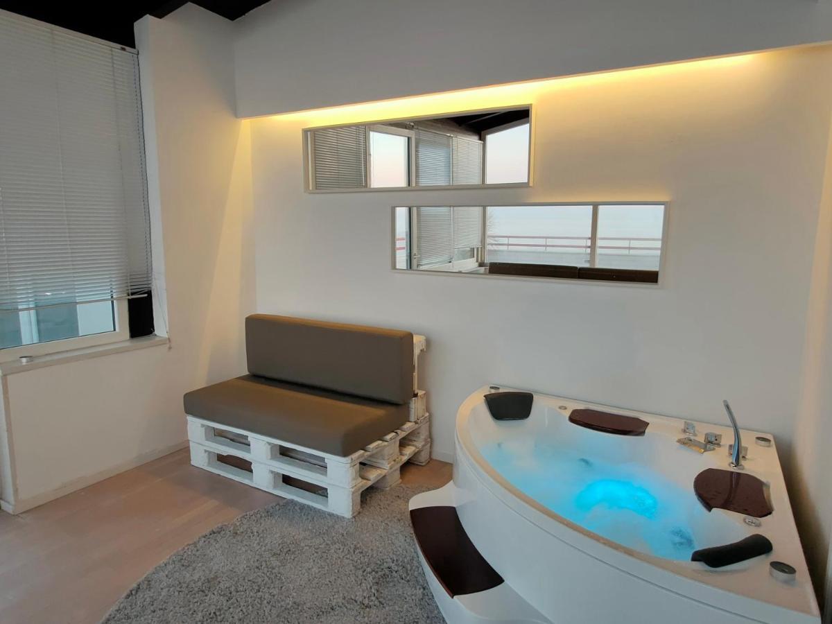 Seafront Suites Барі Екстер'єр фото