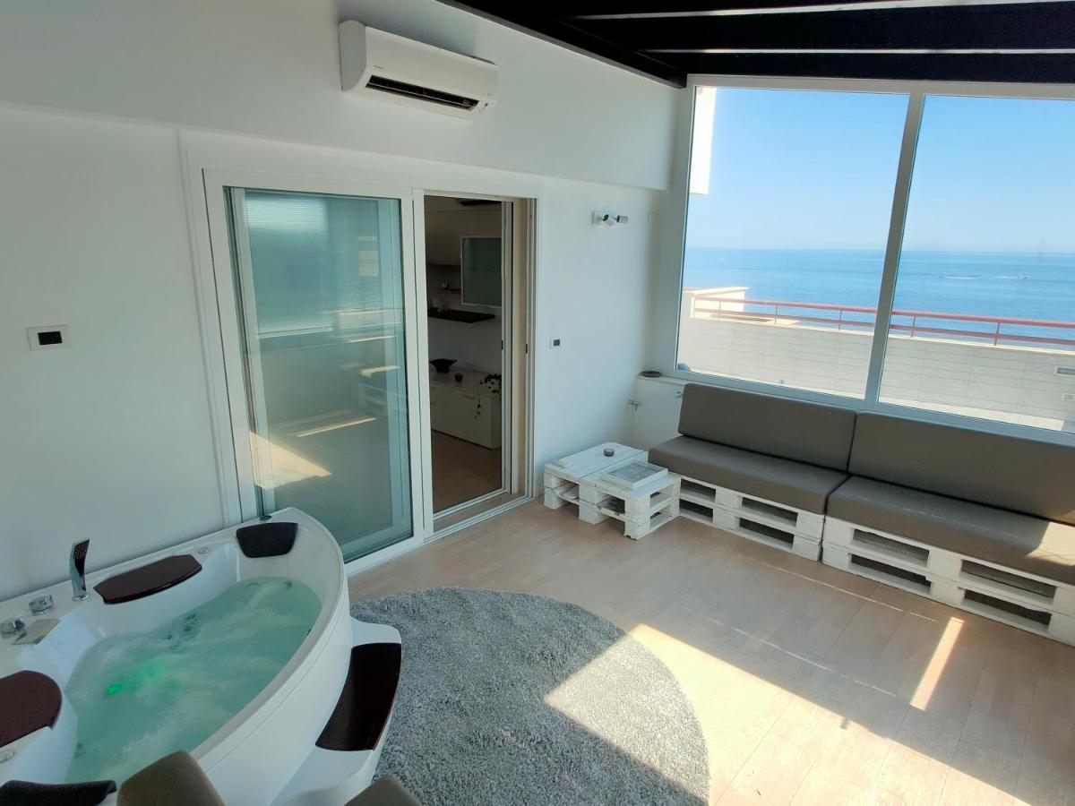 Seafront Suites Барі Екстер'єр фото