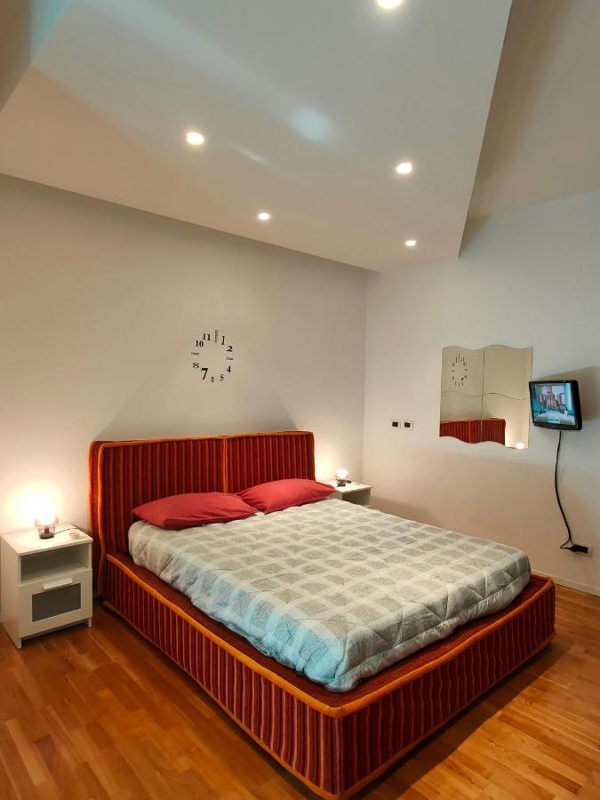 Seafront Suites Барі Екстер'єр фото