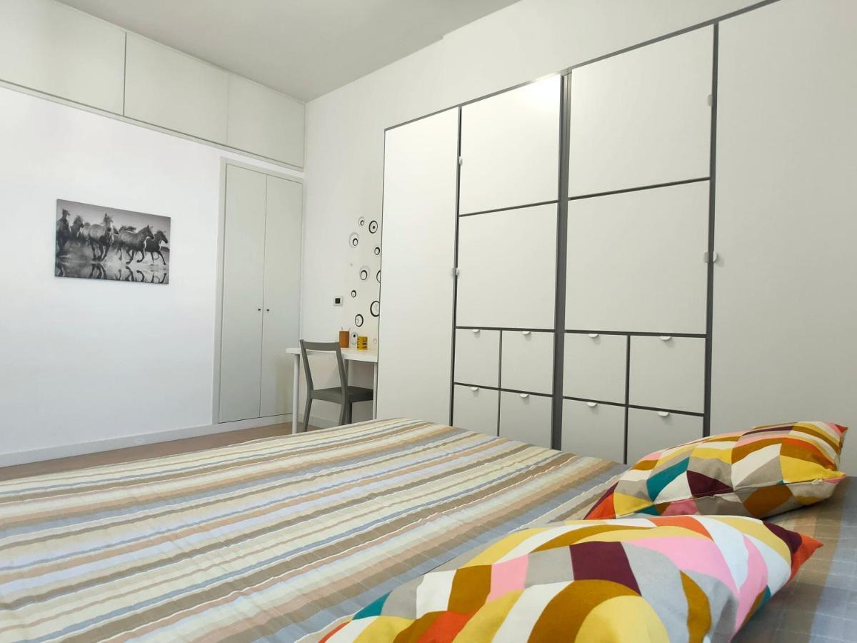 Seafront Suites Барі Екстер'єр фото