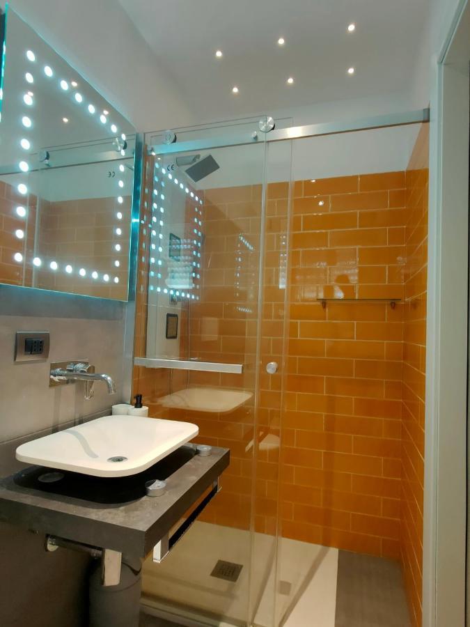Seafront Suites Барі Екстер'єр фото