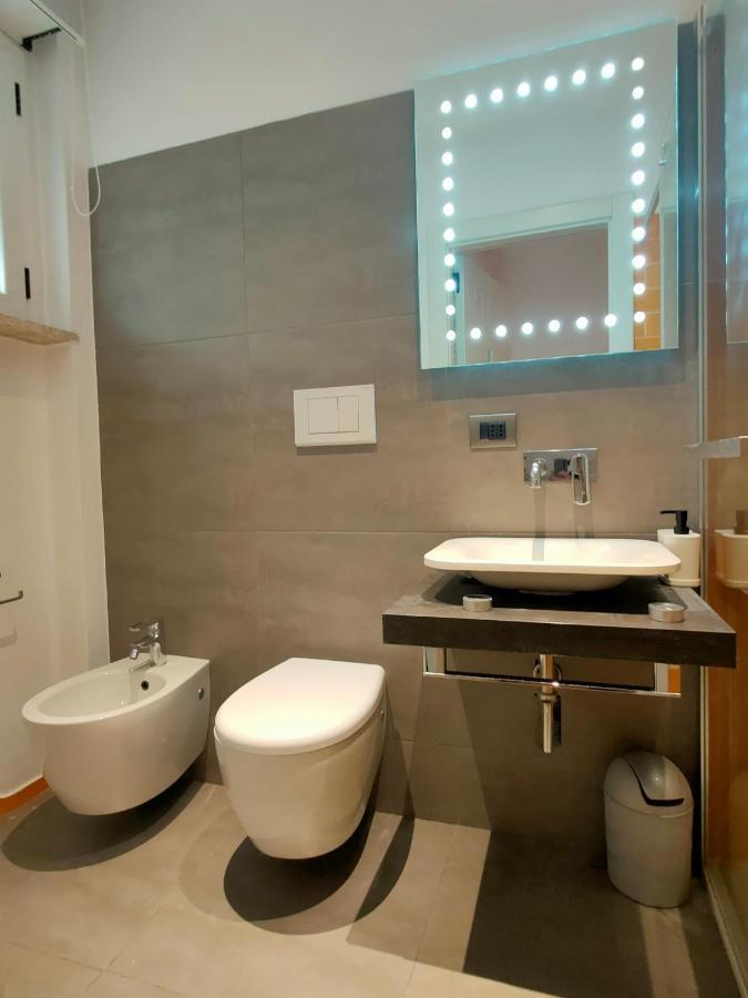 Seafront Suites Барі Екстер'єр фото